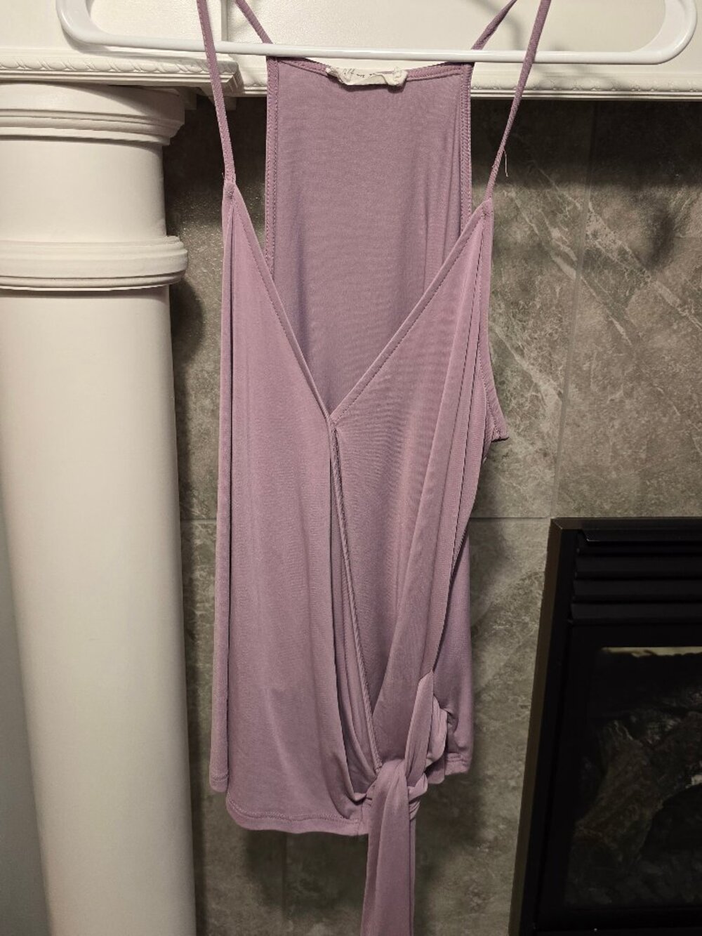 All in Favor Mauve Surplice V-Neck Halter Top with Side Tie Size L